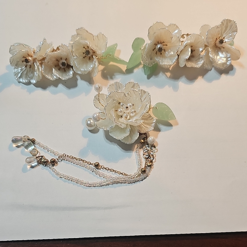 Floral Pearl Hair Accessories Set